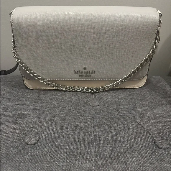 Kate Spade Elegant Gray and Cream Crossbody Bag - Picture 3 of 6